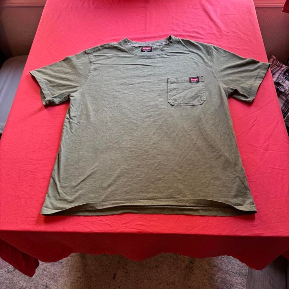 Wrangler Work-wear green pocket t shirt- size L